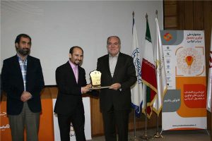 اهدای لوح زرین و گواهینامه سومین جشنواره ملی نوآوری محصول برتر ایرانی به کویر تایر